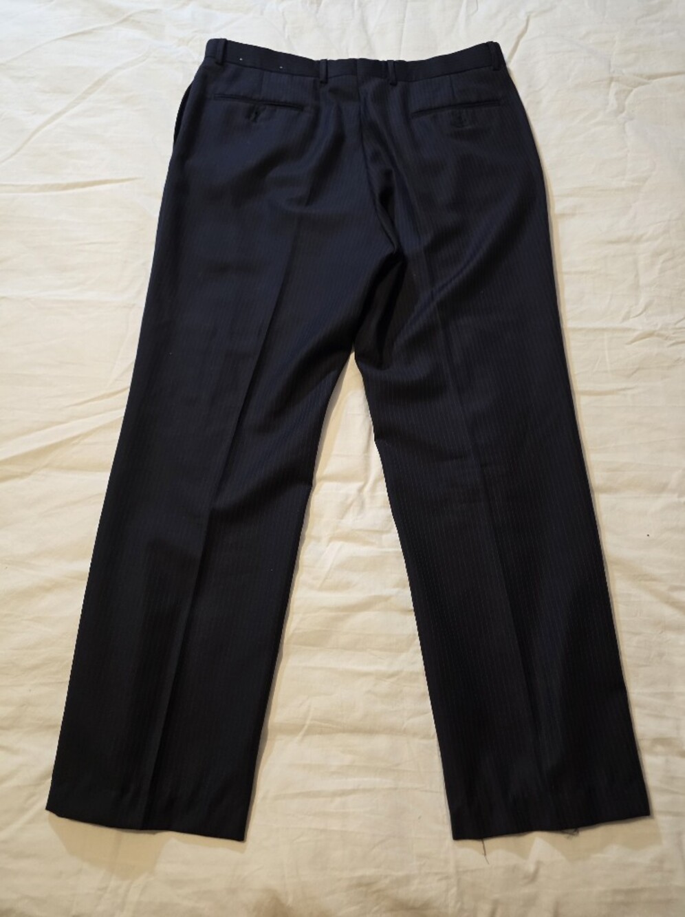 Tommy Hilfiger Men's Navy Blue Pinstripe Suit 42R Pants Are 36/34 - Picture 8 of 9